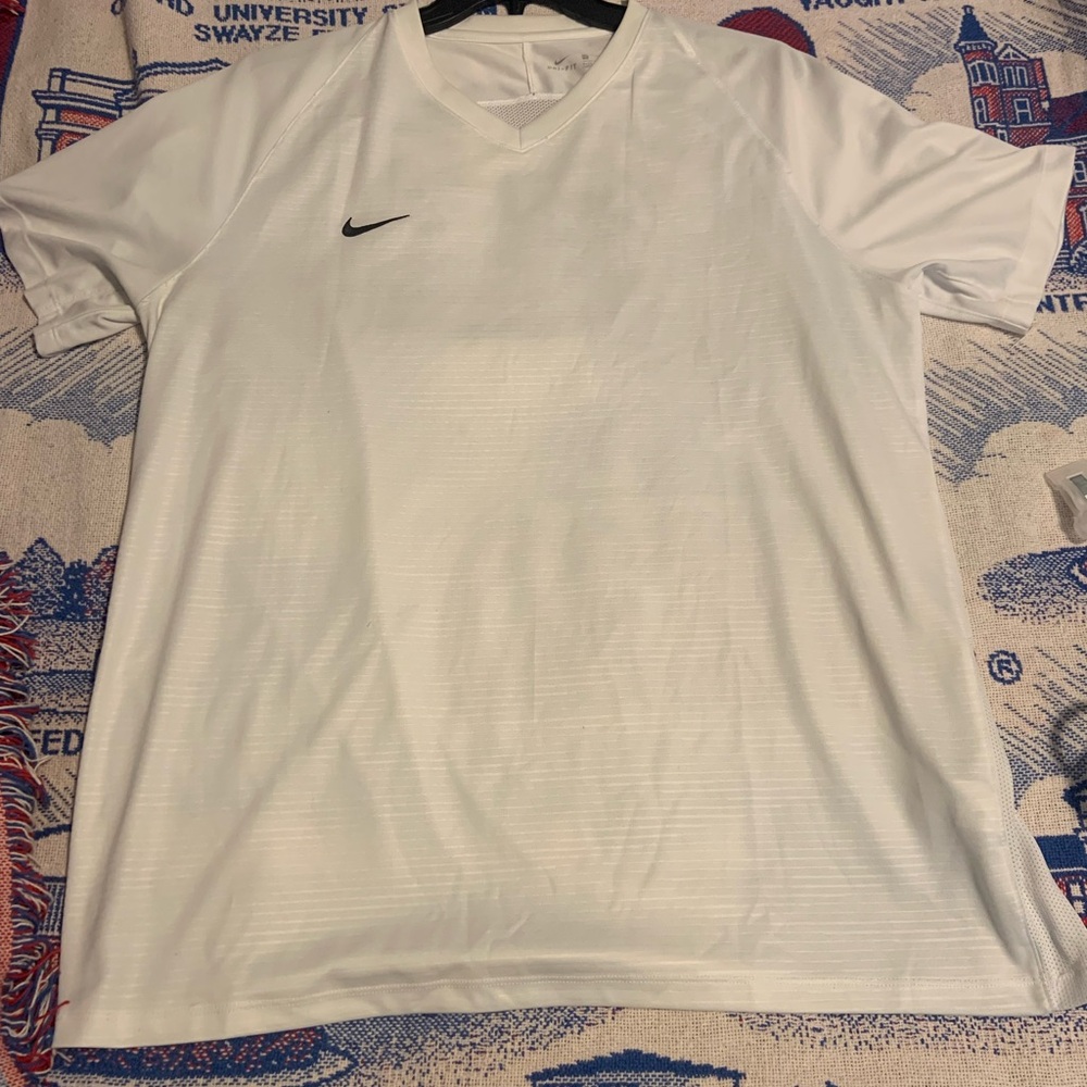 Nike White Short Sleeve Athletic Tee